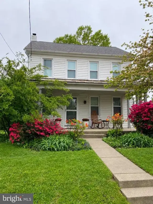 36 E Cottage Ave, Millersville