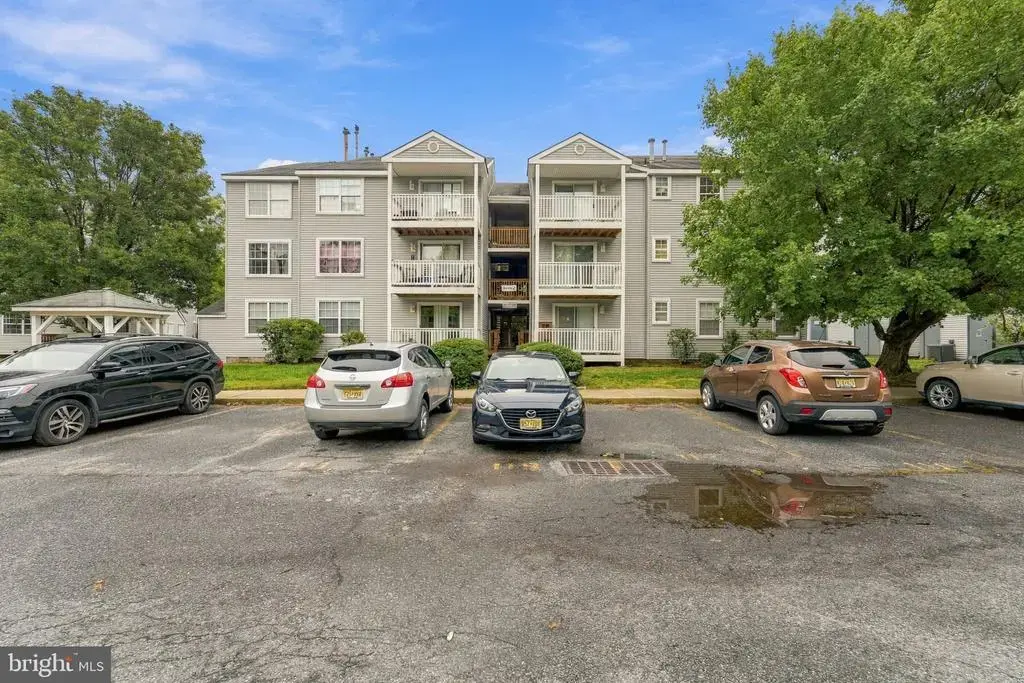 2 Oyster Bay Rd #j, ABSECON