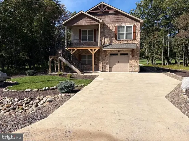 42 Spyglass Dr, Hazle Township
