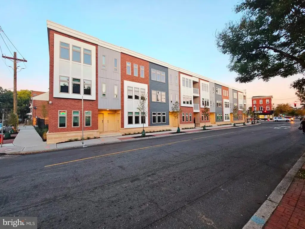 200 Hamilton Ave #202, TRENTON
