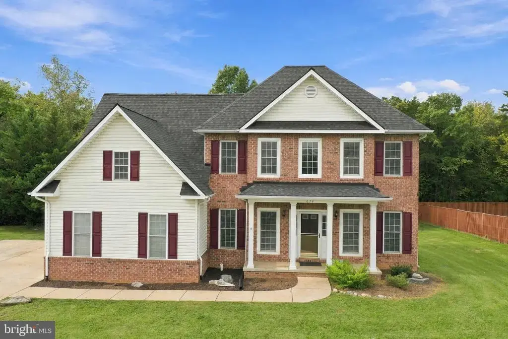 674 Dellinger Dr, STRASBURG