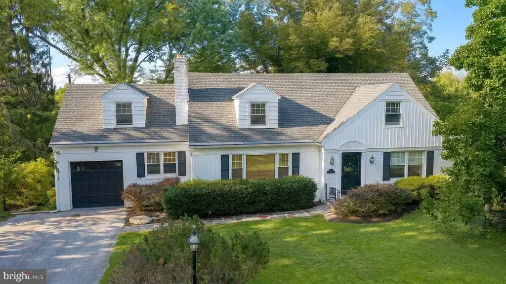 983 Brockie Ln, YORK