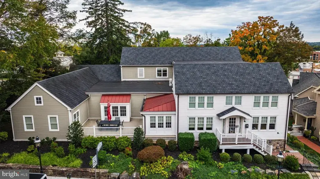 182 N Main St, DOYLESTOWN