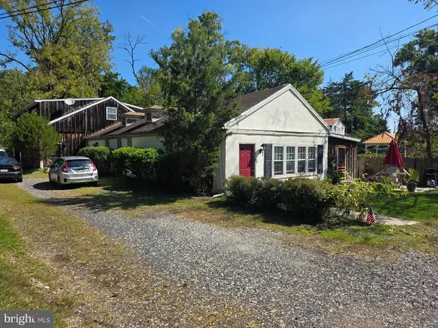 153 E Pothouse Rd E, Phoenixville