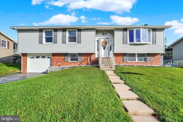 507 Oakwood Dr, Dover