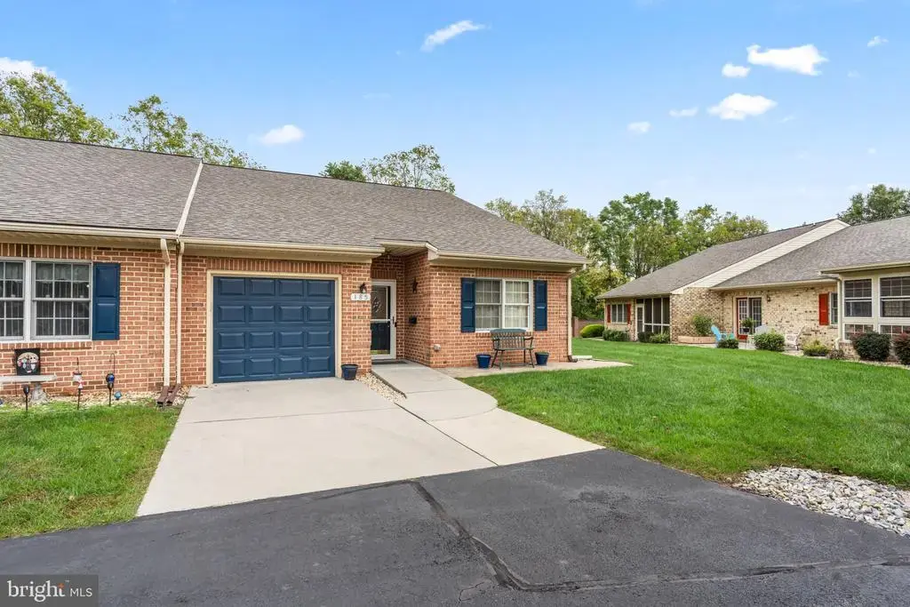 185 Sunbrook Ln #200, HAGERSTOWN