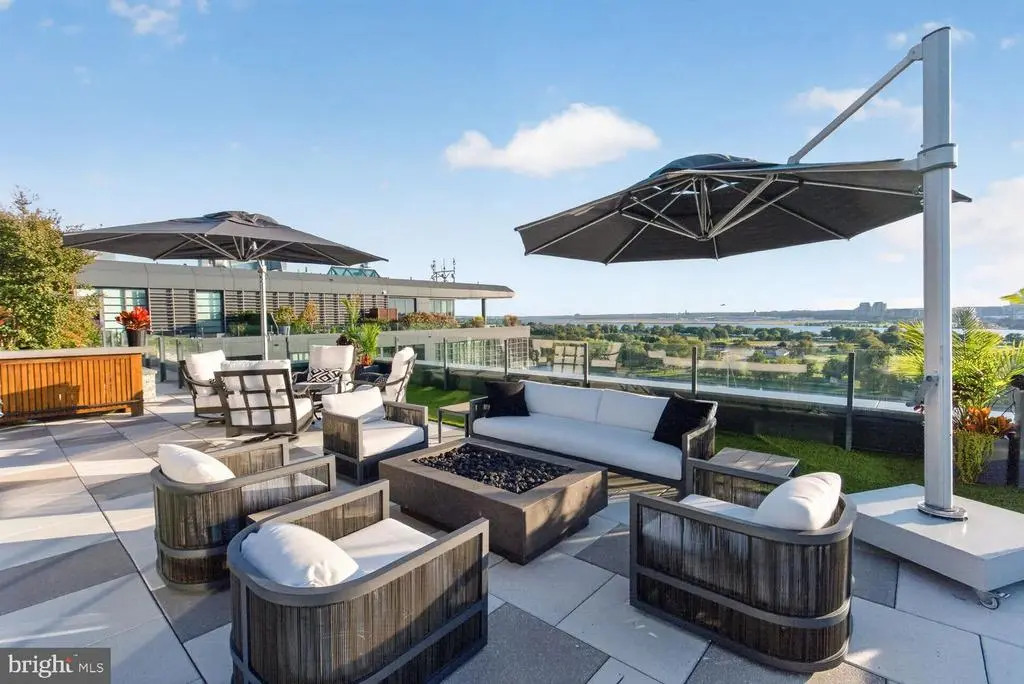 45 Sutton Sq Sw #ph01, WASHINGTON