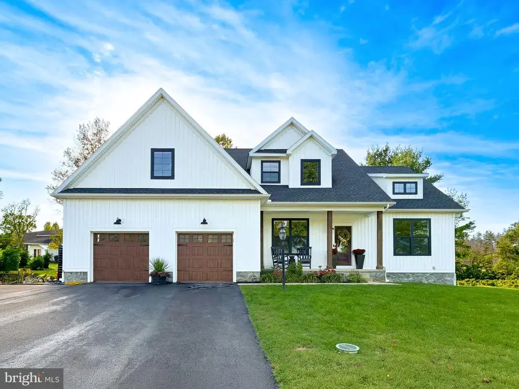 2608 Wren Ter, YORK