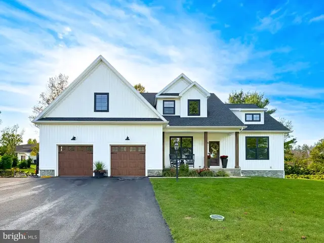 2608 Wren Ter, York