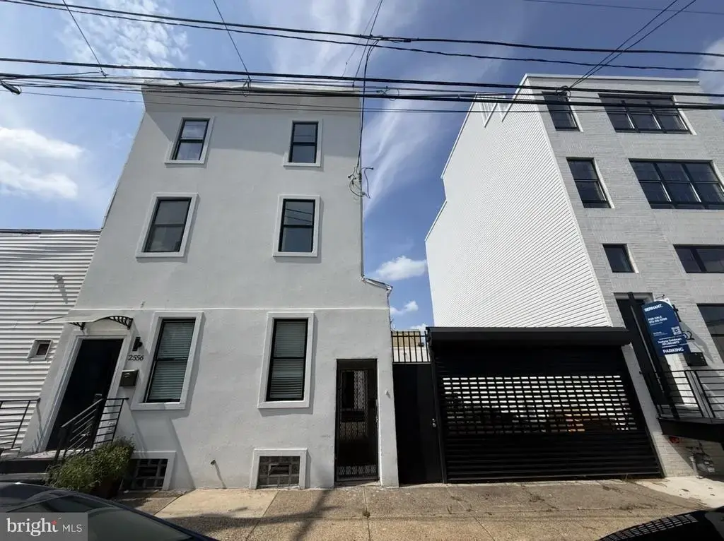 2556 E Somerset St, PHILADELPHIA