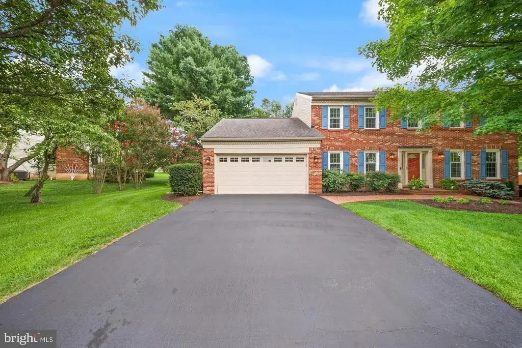 2711 Mustang Dr, HERNDON