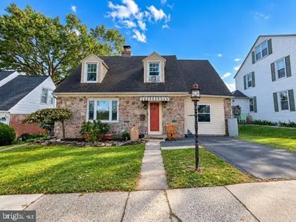 10 E 8th St, POTTSTOWN