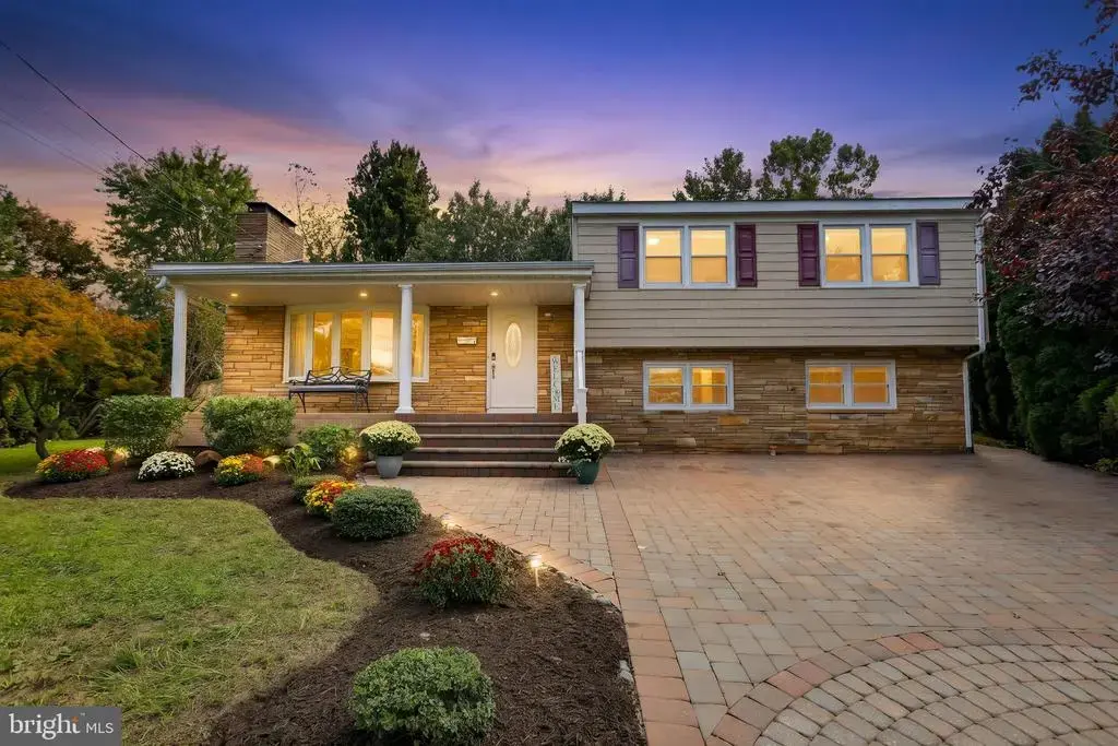 79 Harmony Ave, LAWRENCEVILLE