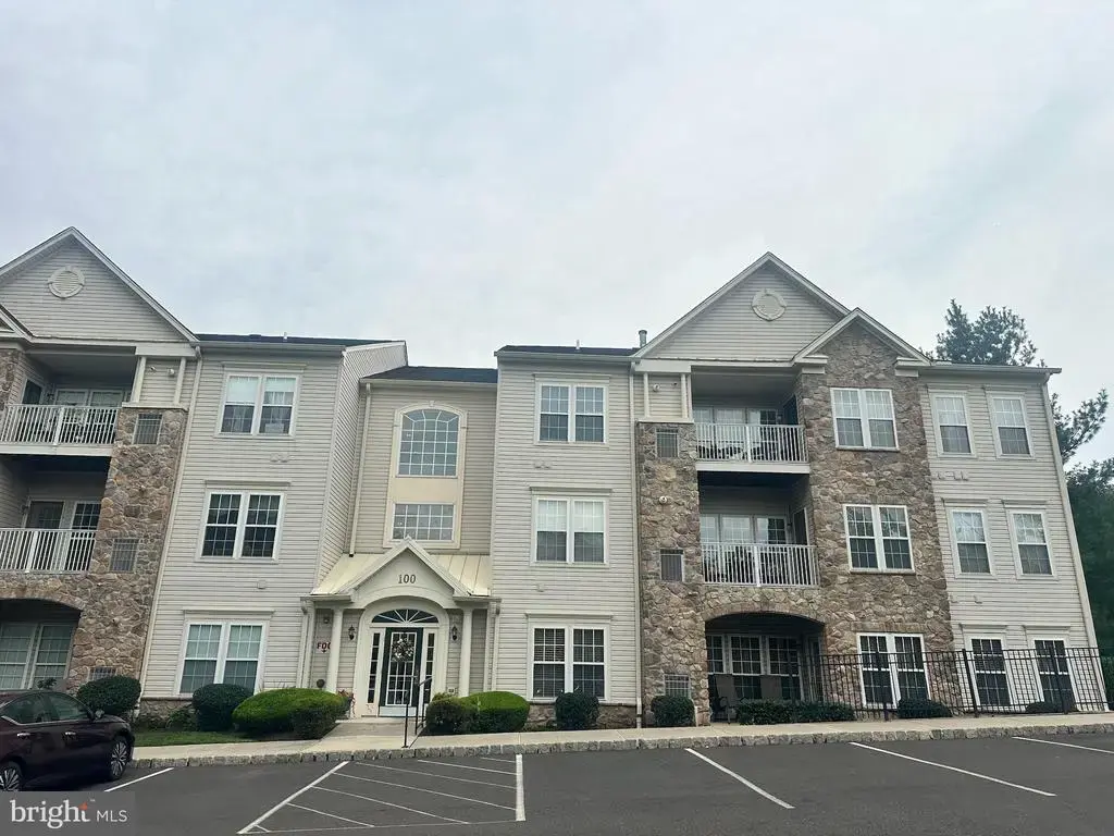 100 Ginko St #304, WARRINGTON