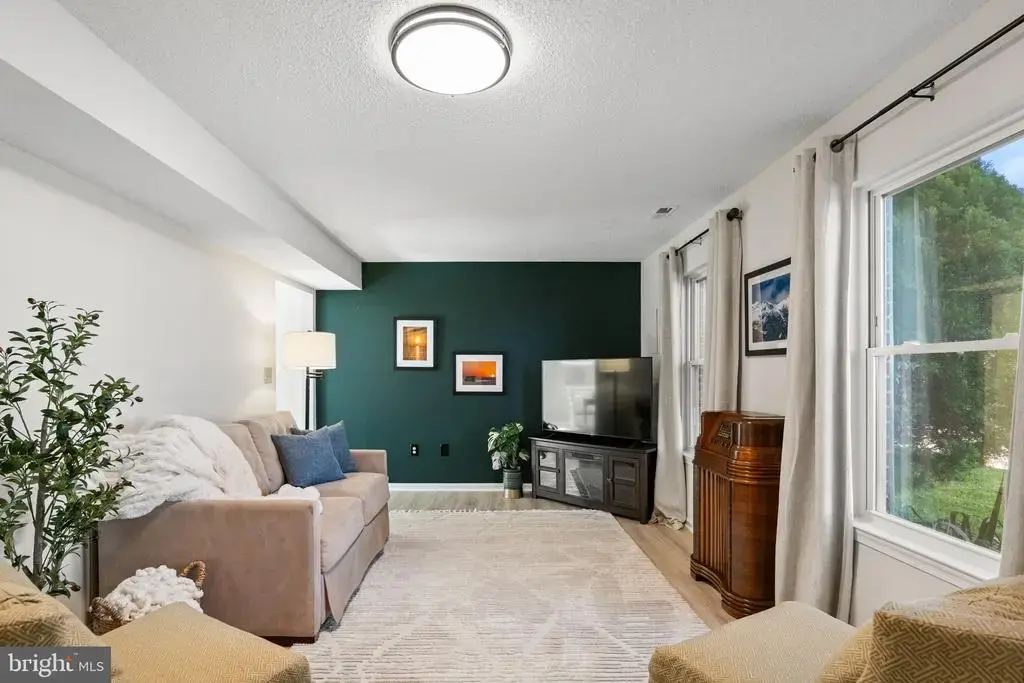 508 Emily Ln, WINCHESTER