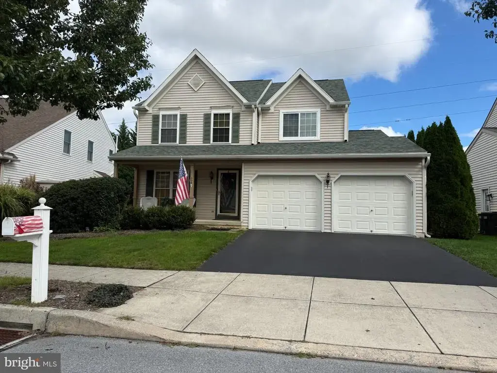 338 Cambridge Ln, LITITZ