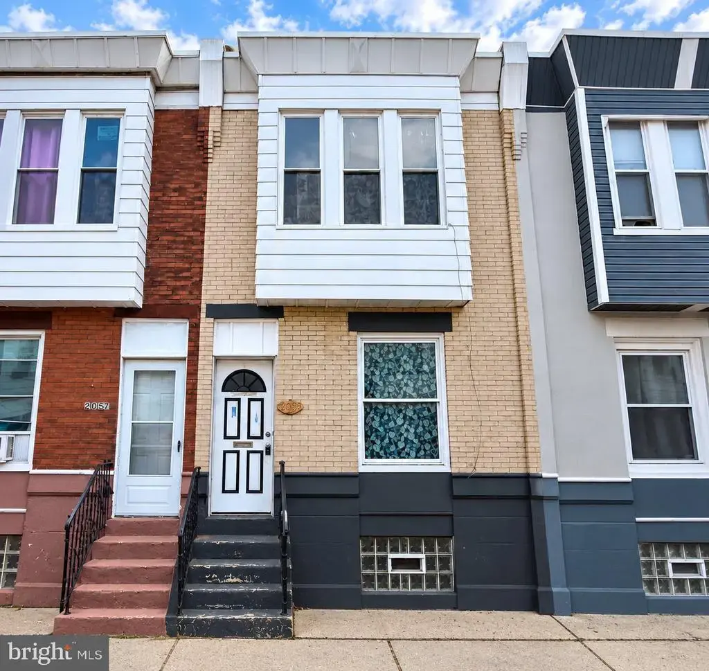 2059 E Victoria St, PHILADELPHIA