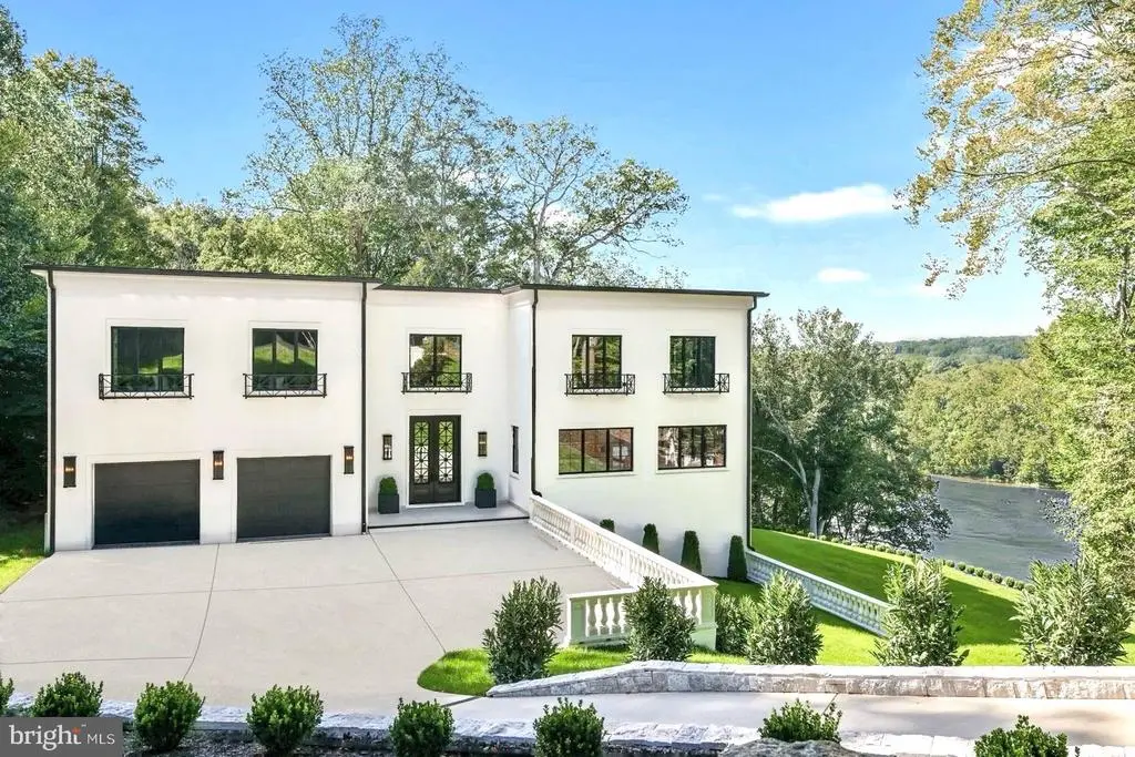 620 Rivercrest Dr, MCLEAN