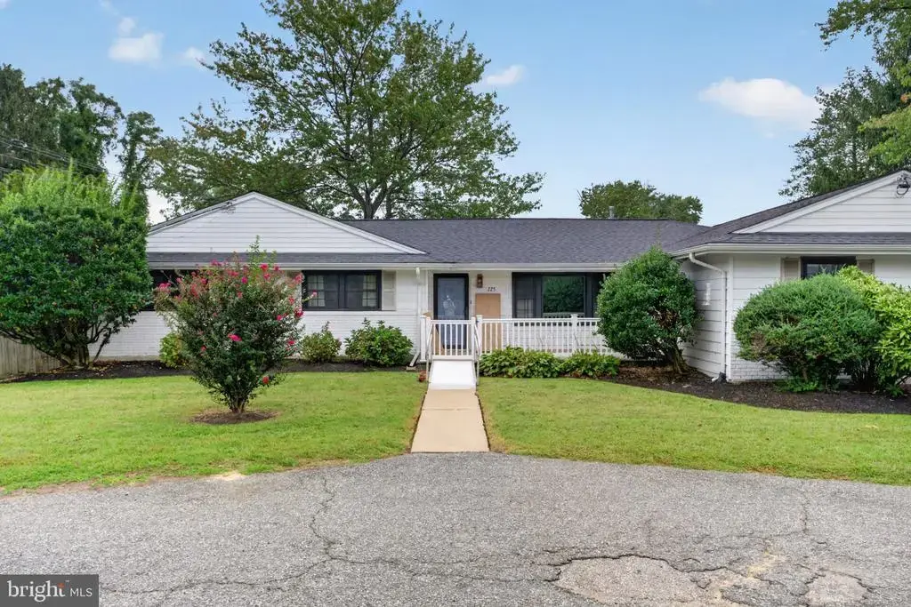 225 N Locust Ave, MARLTON