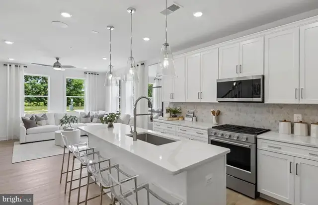 312 Legacy St, Gaithersburg
