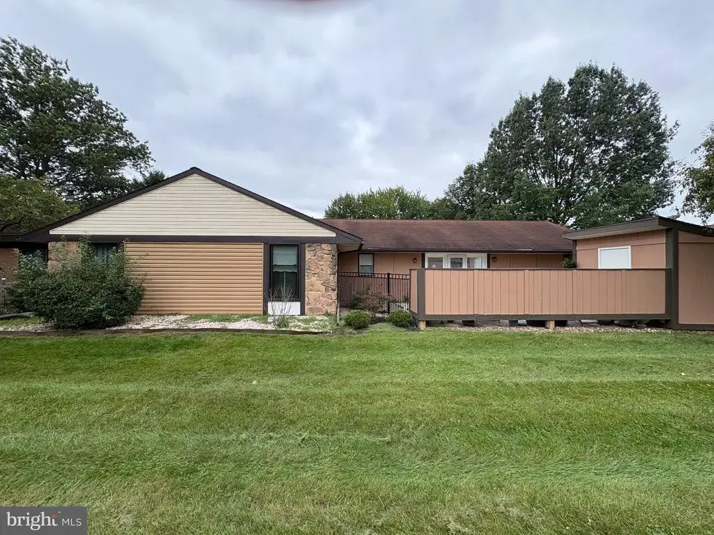 16 Abbey Ct #16, CARLISLE