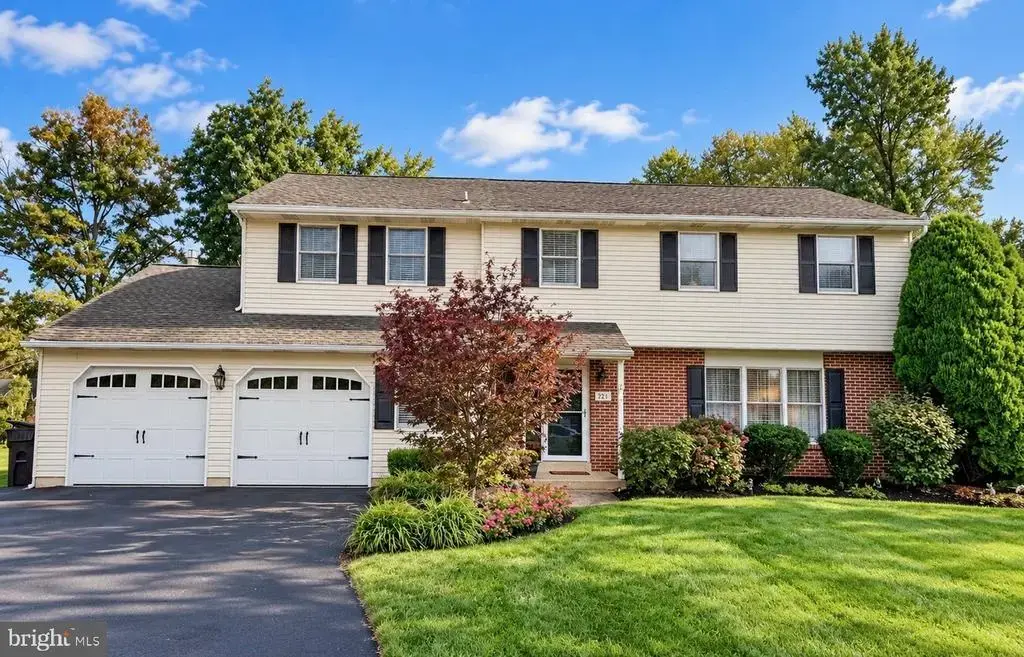 221 Jade Dr, HATFIELD