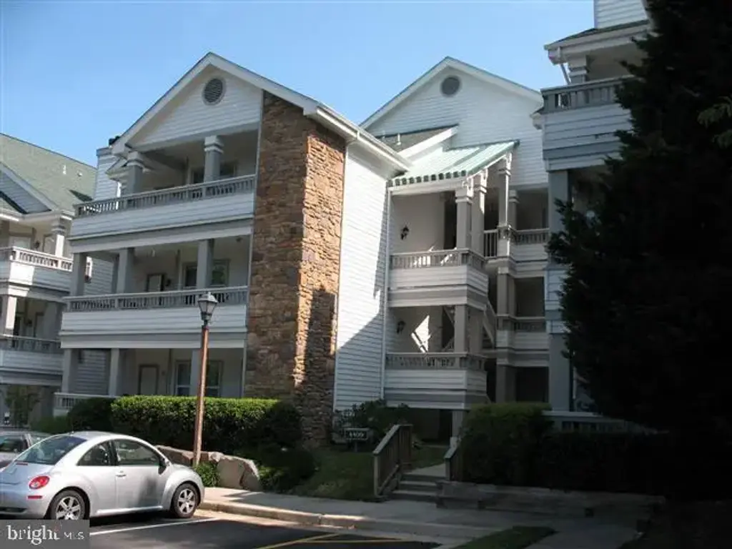 4447 Fair Stone Dr #102, FAIRFAX