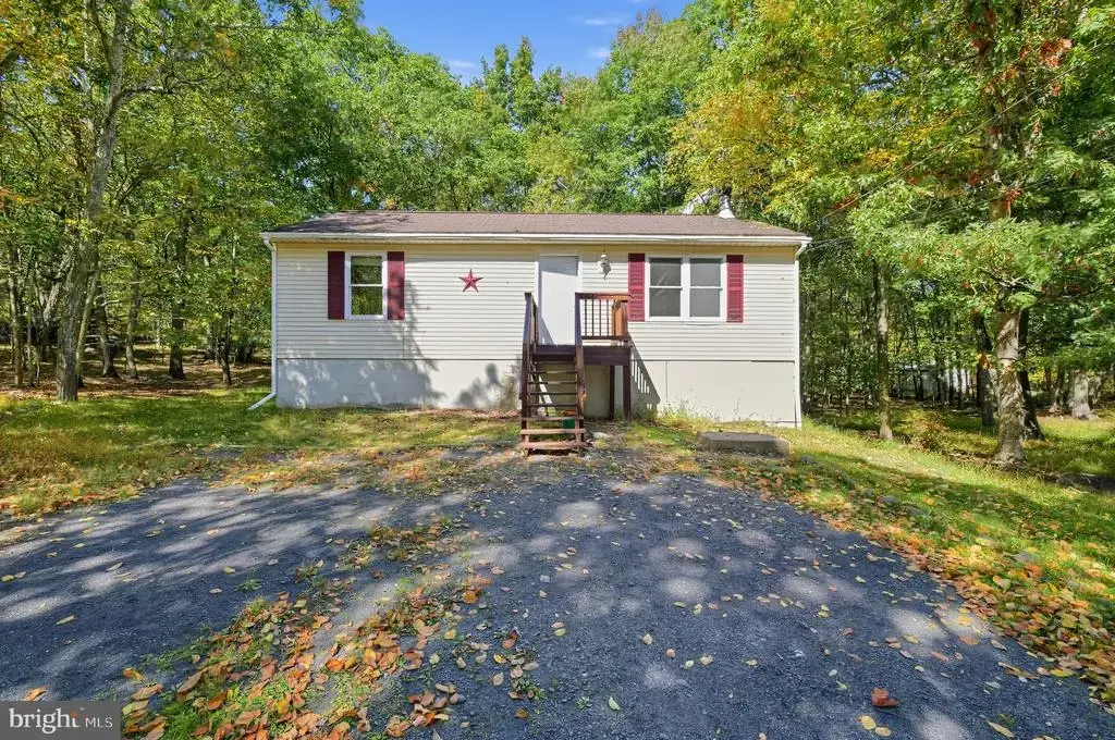 521 Starling Ct, BUSHKILL