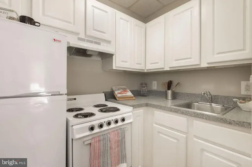 201 S 13th St #809, PHILADELPHIA