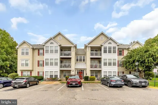 7502 Calderon Ct #276, Alexandria