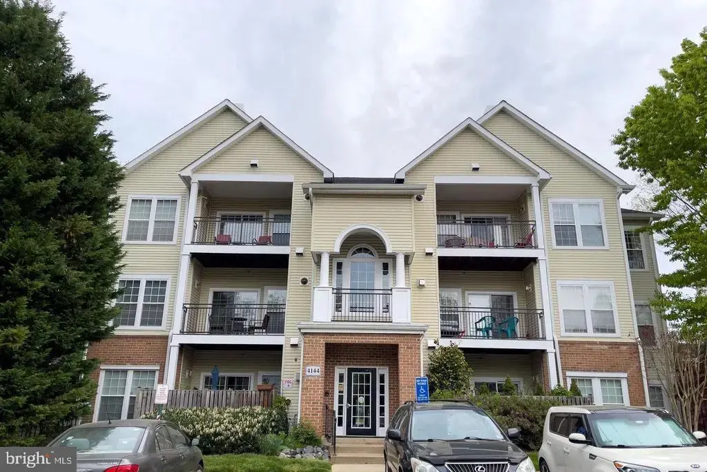 4144 Fountainside Ln #102, FAIRFAX