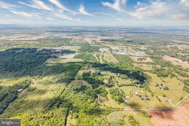 383 Naylee Ln, Berryville