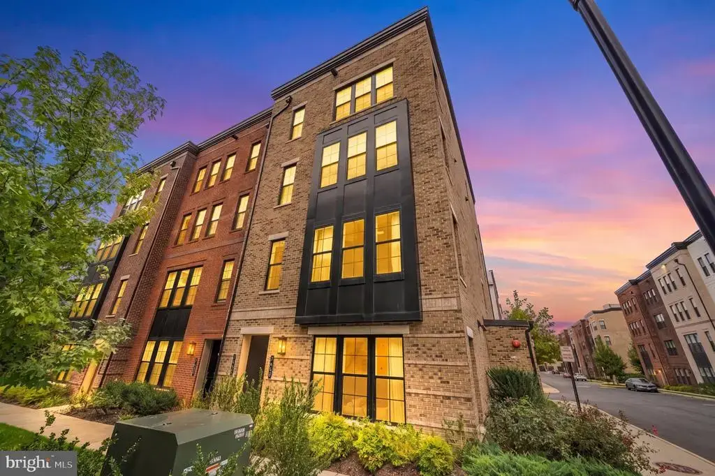 7448 Backett Wood Ter #405, MCLEAN