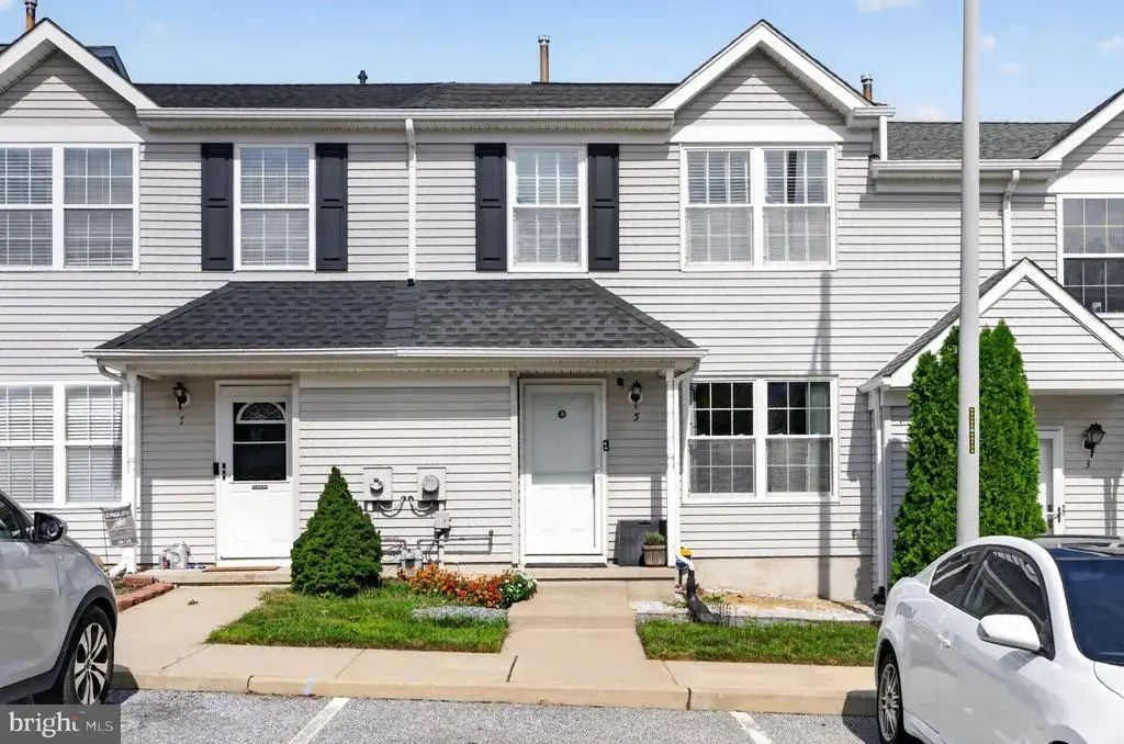 5 Gristmill Ln, PINE HILL