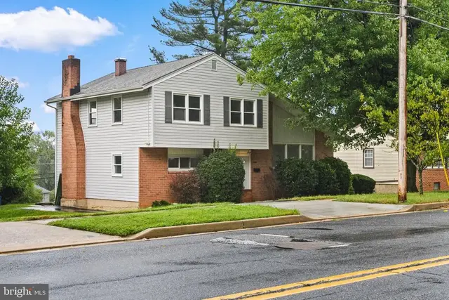 932 Cromwell Bridge Rd, Towson