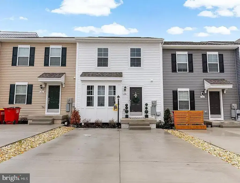 20 Orchard Green Dr, CHARLES TOWN