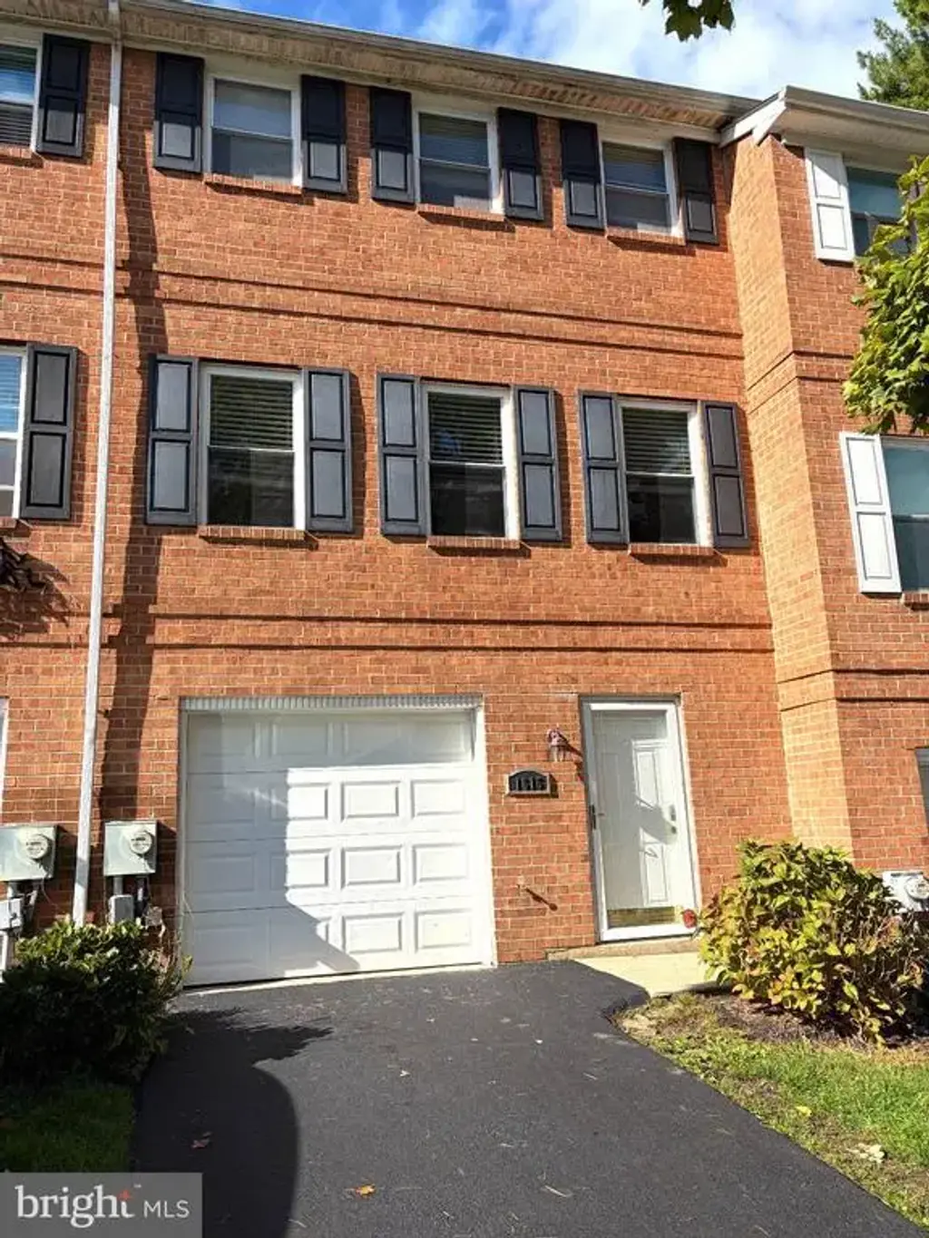 1615 S Coventry Ln, WEST CHESTER