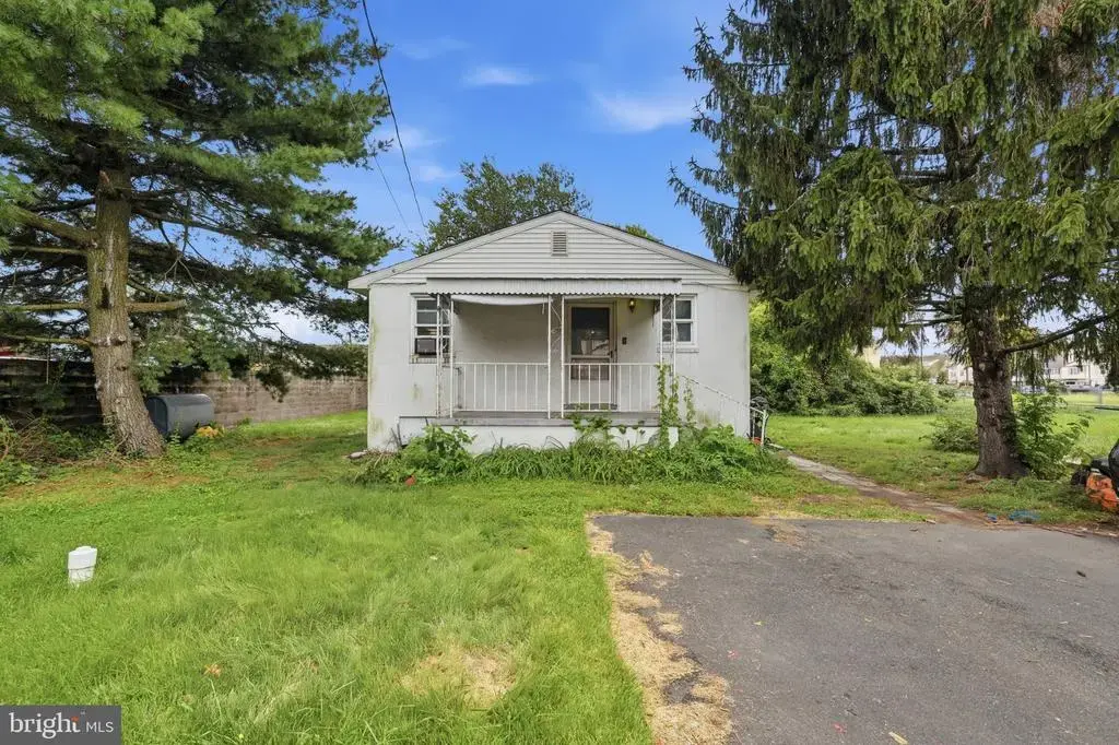942 Rosa Ave, CROYDON