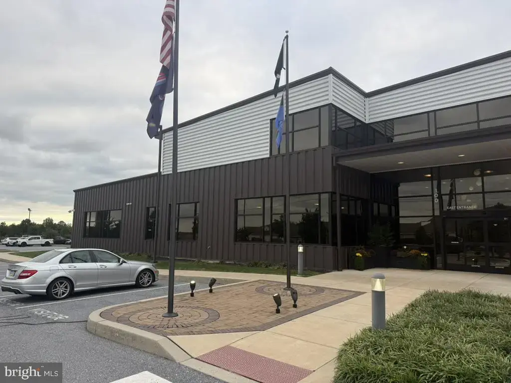 100 W Millport Rd, LITITZ