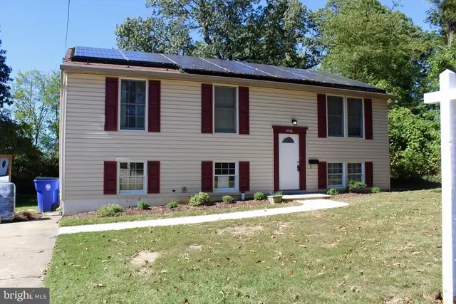 9526 48th Ave, College Park