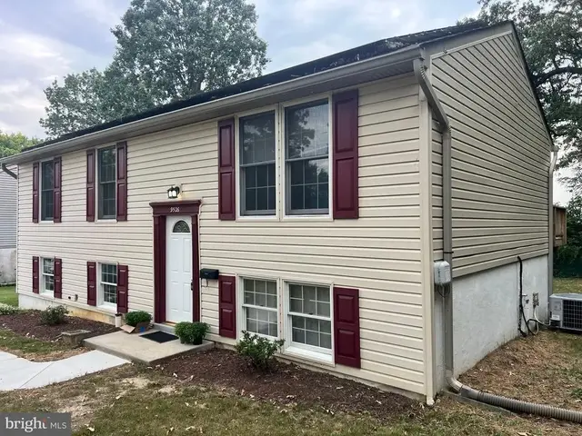 9526 48th Ave, College Park