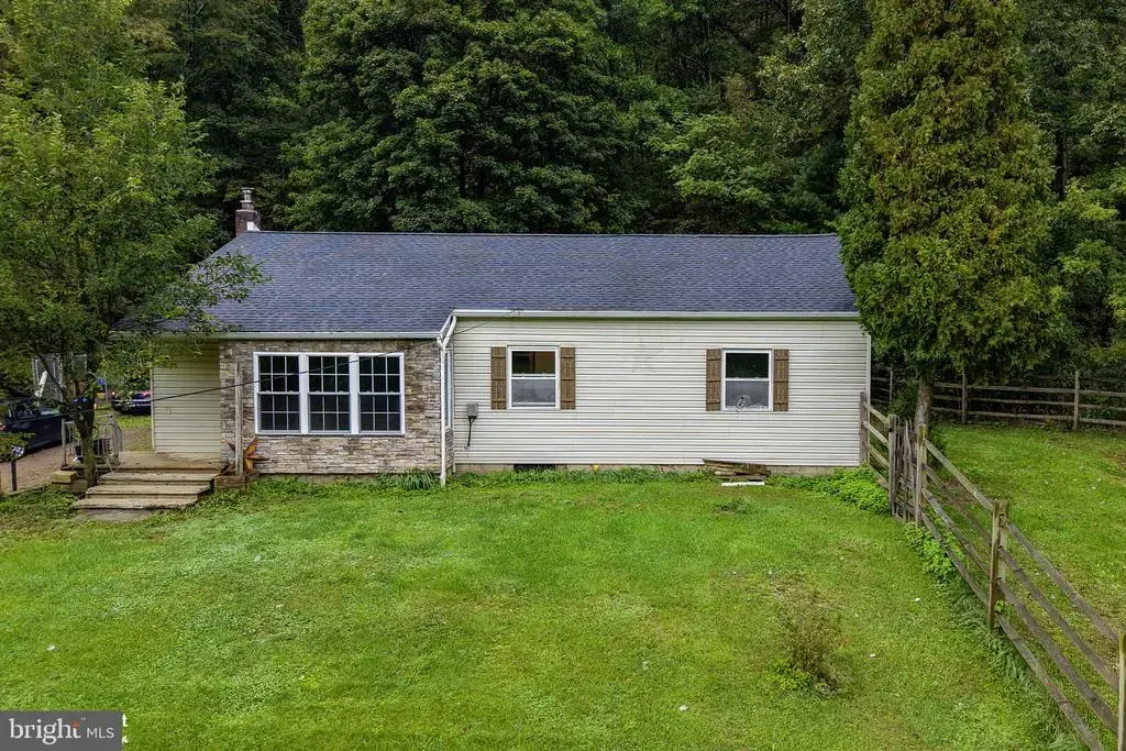 2865 Hemlock St, PALMERTON