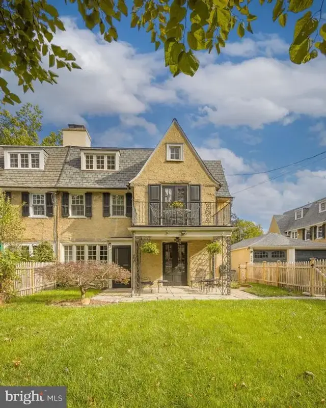 504 Spring Ln, Wyndmoor