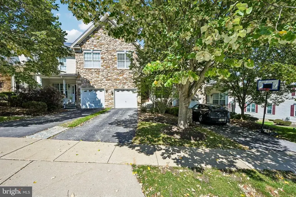 183 Fringetree Dr, WEST CHESTER
