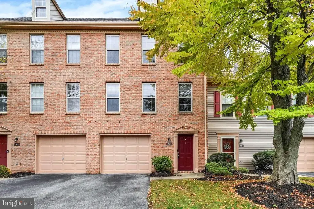912 Skyview Dr #912, YORK
