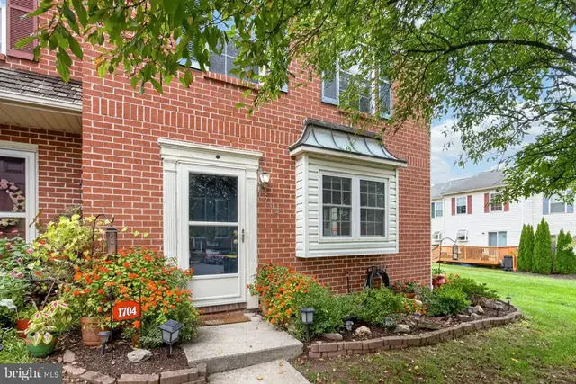 1704 Village Green Dr #, Gilbertsville