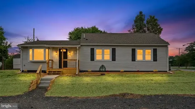 1 Beacon Rd, Middle River
