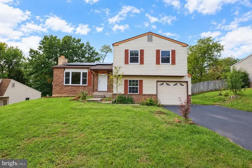 561 Thrush Ct, HARRISBURG