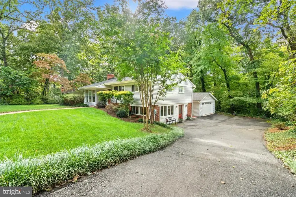 4002 Millcreek Dr, ANNANDALE
