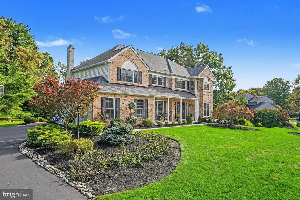 1075 Carriage Ln, BLUE BELL